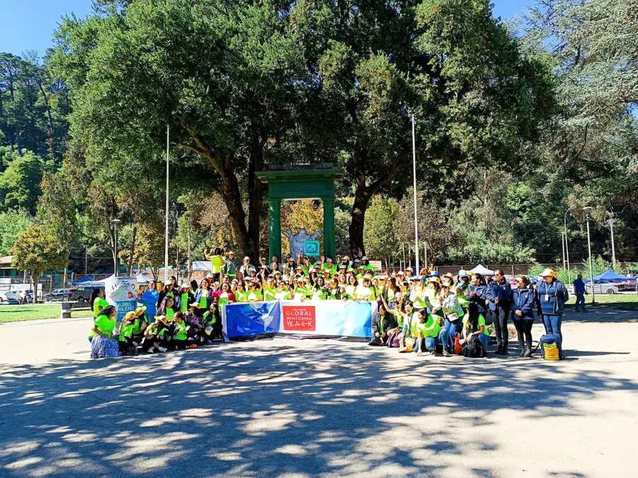 Anita Bareyns en actividad de integración con comunidad emprendedora